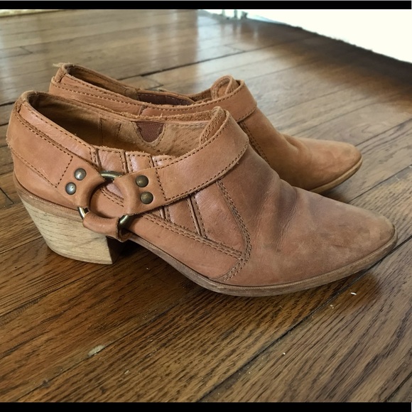 Topshop Shoes - TOPSHOP Tan Leather Western Boho Style Ankle Boots- 38